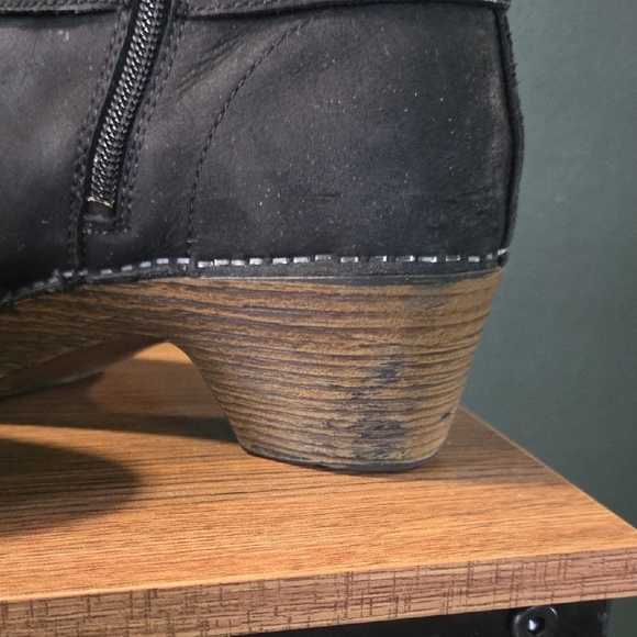 Dansko Leather Black Boots with Embroidered Strap Size 40 - Picture 5 of 7